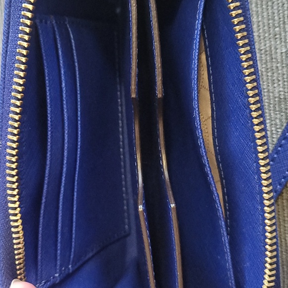 MICHAEL KORS ROYAL BLUE WALLET NWOT - Picture 4 of 4